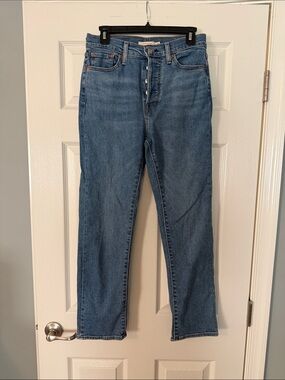 Levi's Straight Leg Women's Jeans in Blue Denim